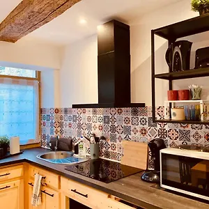  Hébergement de vacances Maison, Lescaleyest